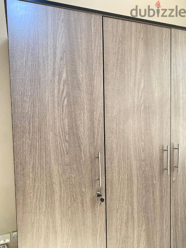 4 Door Cupboard 2