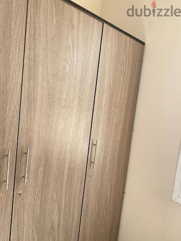 4 Door Cupboard 10