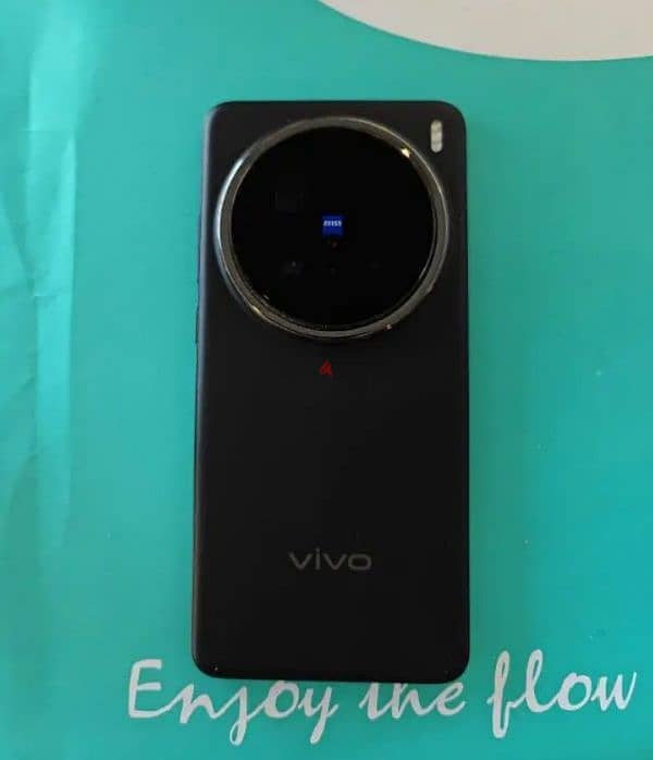 VIVO X200 Pro in OMAN! | GLOBAL VARIANT | 200MP DSLR quality camera 3