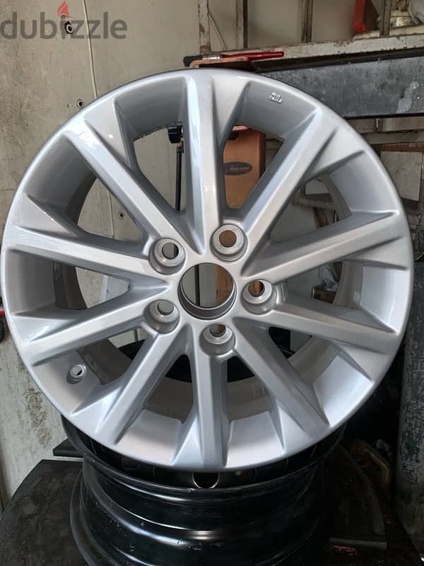 Toyota Original Used  Alloy size 16 2