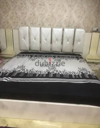 king size bed +mattress+side tables