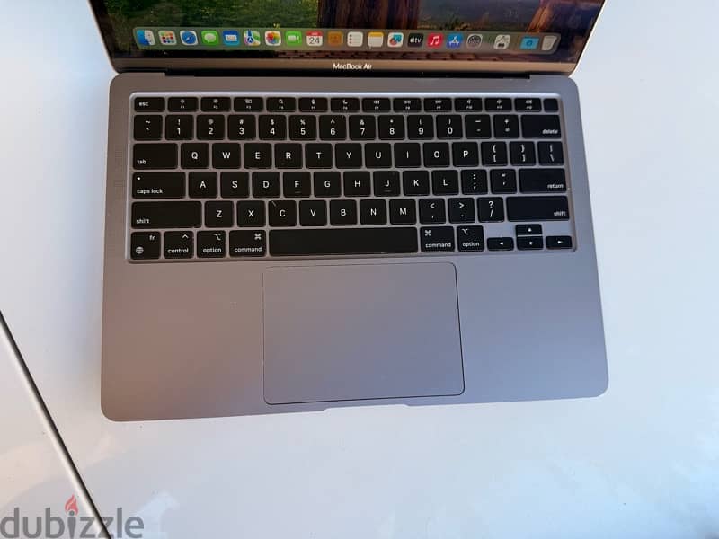 للبيع  MacBook Air 2020 M1 |8GB RAM|256GB SSD 4