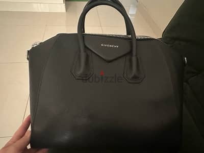 Givenchy original antigona médium with certification and dust bag