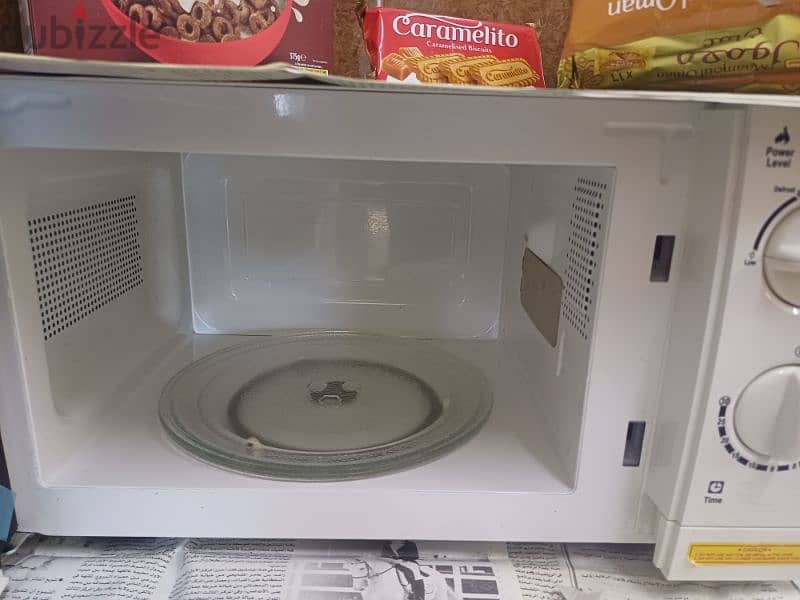 MICROWAVE OVEN IKON 2