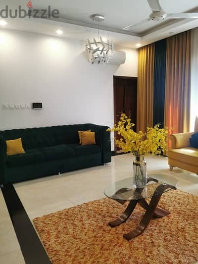 اطقم جلوس مستخدمة ٣+٢+١+١ مع ستارتين طوال ب 180 ريال Used Living Room