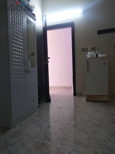 Bed for rent Sharing : غرفه مشتركه للإيجار