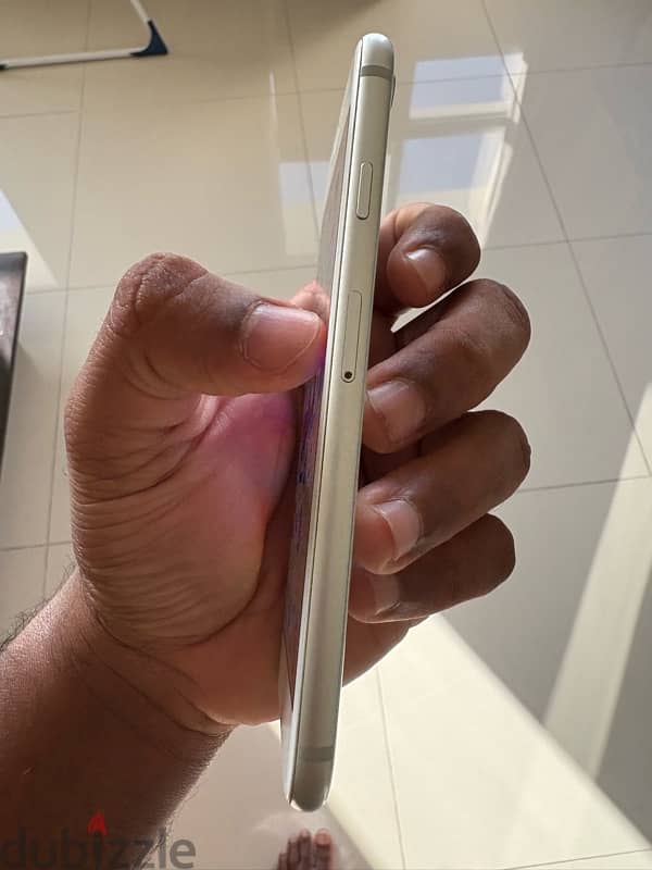 Iphone 8 -64 GB white 4