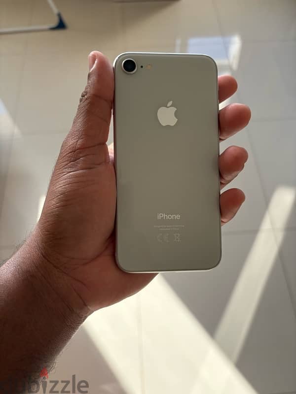 Iphone 8 -64 GB white 5