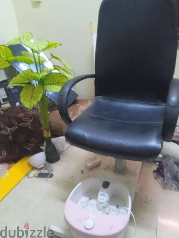 beauty parlor equipment urgent sale 11