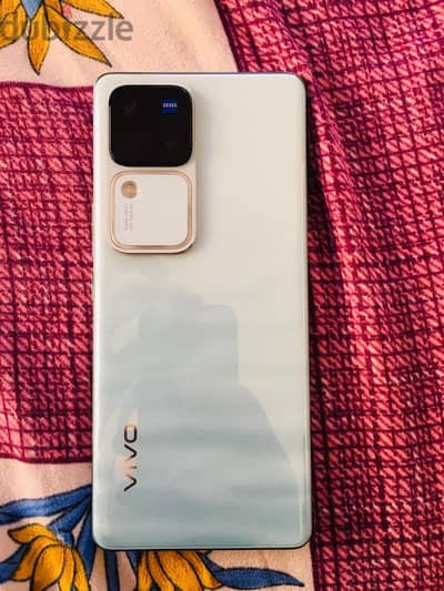 vivo v30 PRO still in warranty