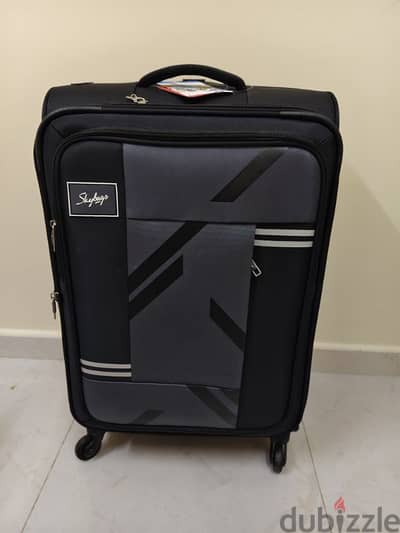 Selling new Skybags luggage bags