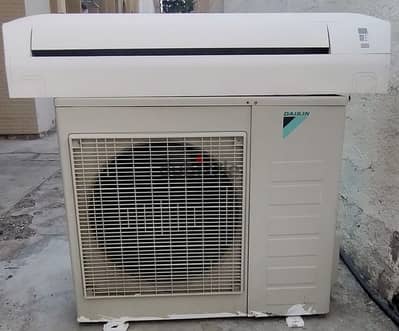 Ac For sell. daikin 2 ton.