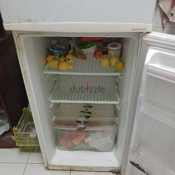 fridge with double door in a good condition  ثلاجه ب ٢ باب بحاله جيده 4