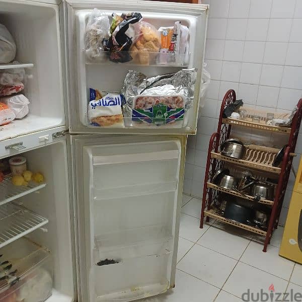 fridge with double door in a good condition  ثلاجه ب ٢ باب بحاله جيده 5