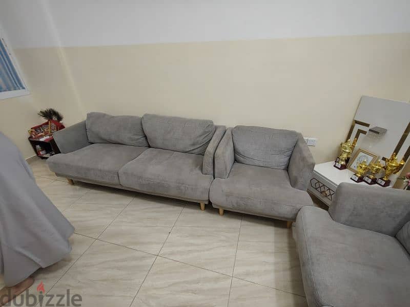 Sofa set in excellent condition 1