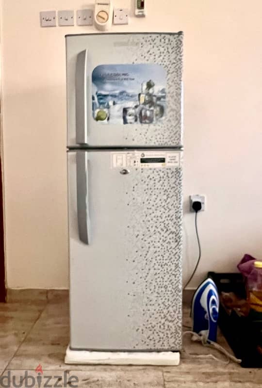 Small Fridge ثلاجة صغيرة 1