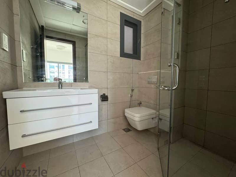 1 BR Elegant Apartment in The Pearl, Muscat Hills 7