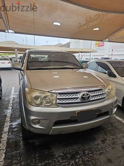 Toyota Fortuner 2010