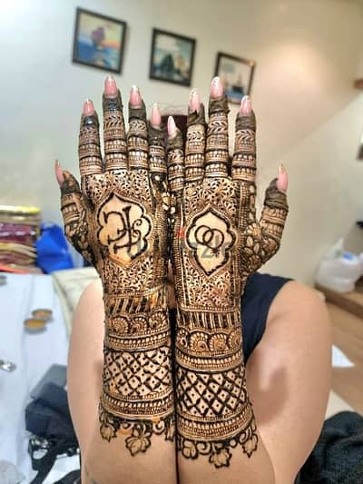 HENNA ARTIST(home service)