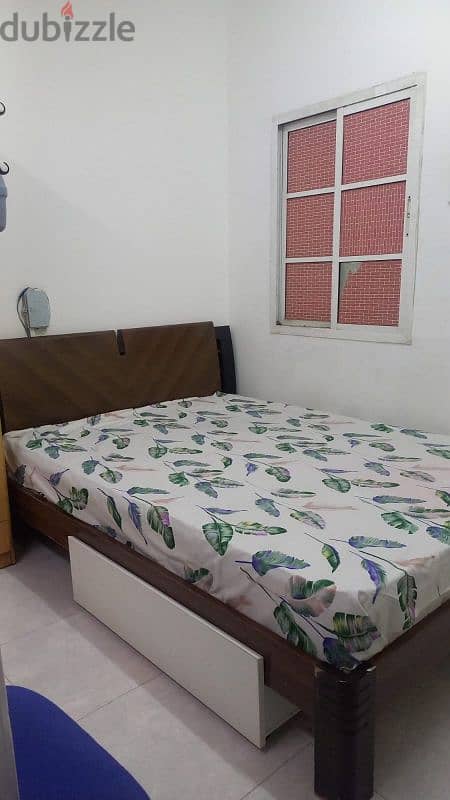 dubel bed, Metter body, good condition 0