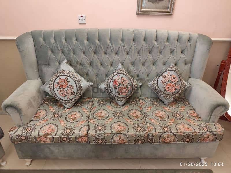 living room 7 seater sofa set for sell in very good condition 1