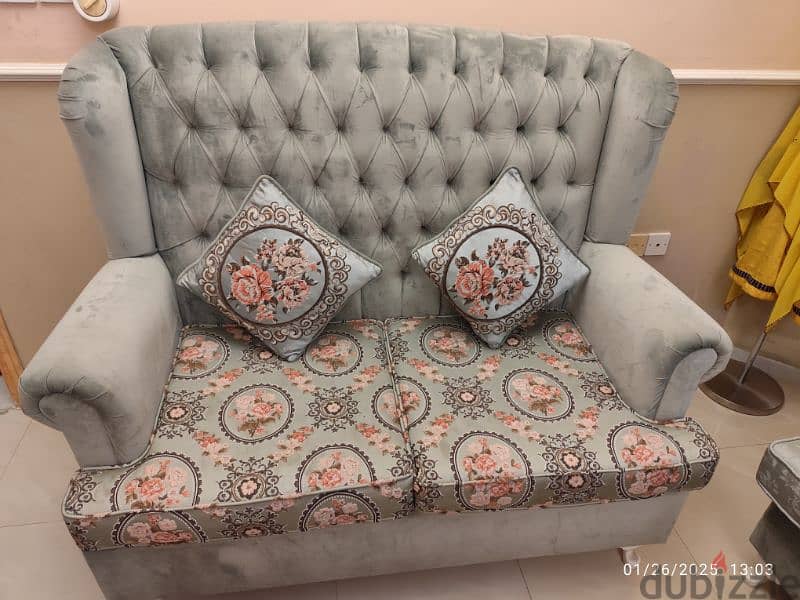 living room 7 seater sofa set for sell in very good condition 4