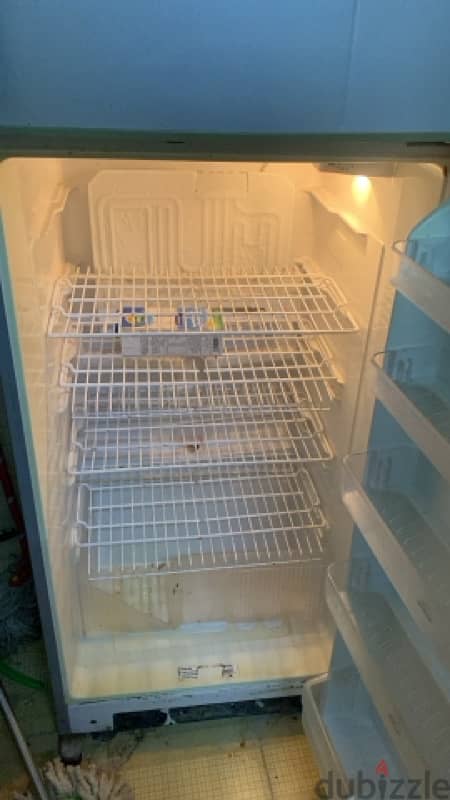 microwave and fridge for urgent sale 3