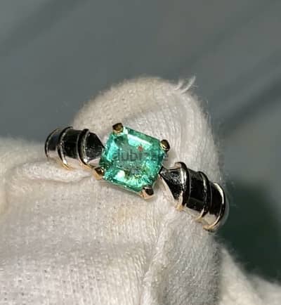 Natural Emerald in Gold and silver ring زمرد طبيعي في خاتم ذهبي وفضي