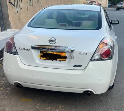 Nissan Altima 2012