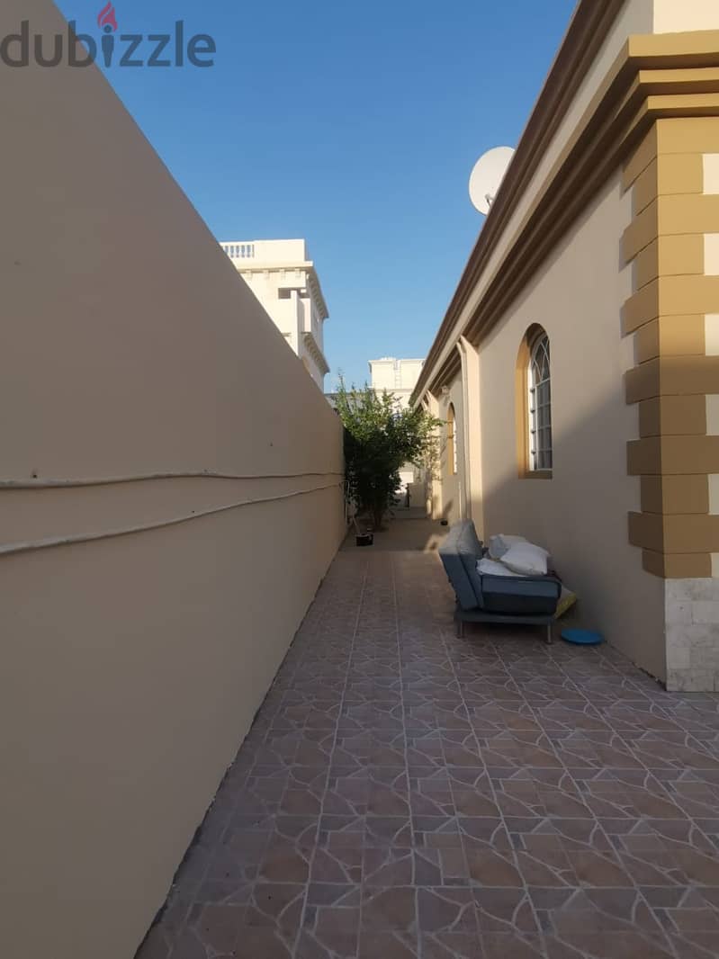 For Rent 4 Bhk+1 Villa In Al Hail 4