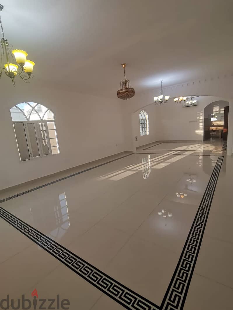 For Rent 4 Bhk+1 Villa In Al Hail 16