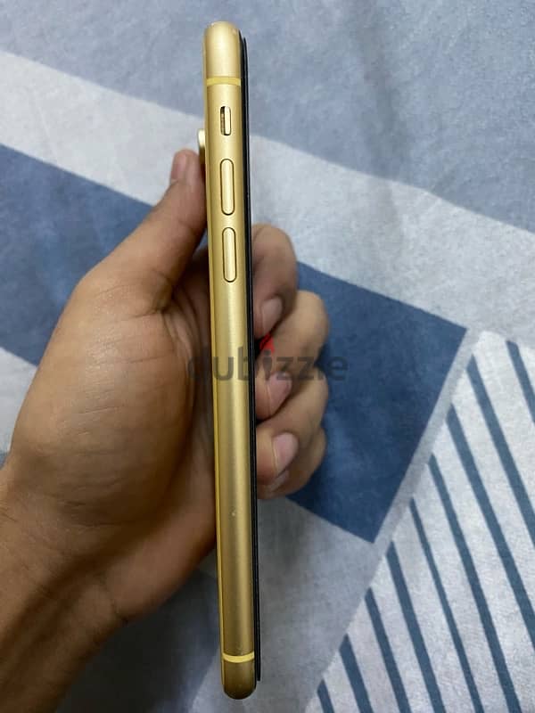 I phone XR original (64)GB 3