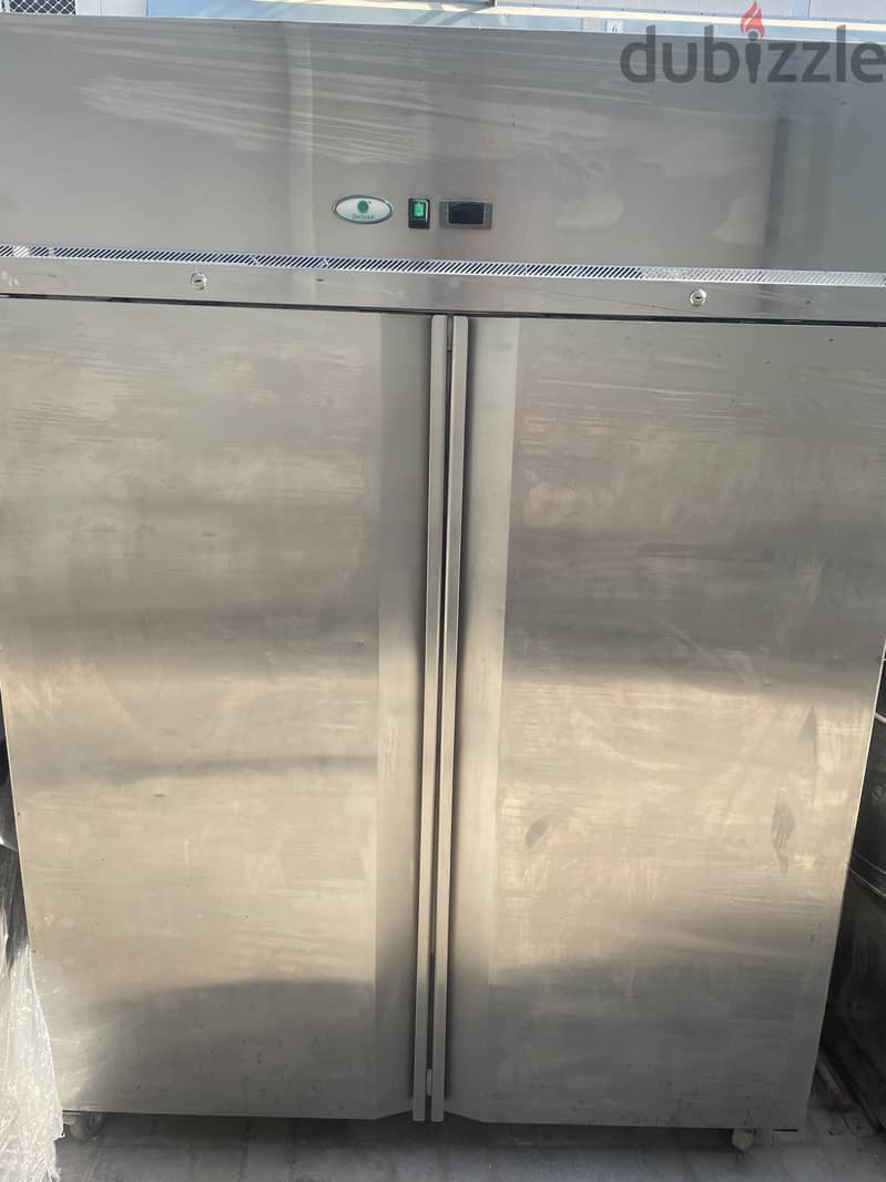 Upright chiller double door 0