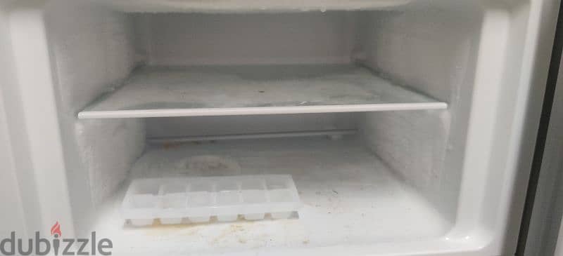 *Geepas* ( Defrost double door refrigerator ) 2