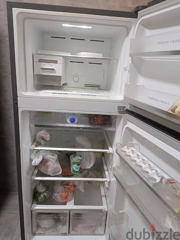 whirlpool refrigerator in good condition 2