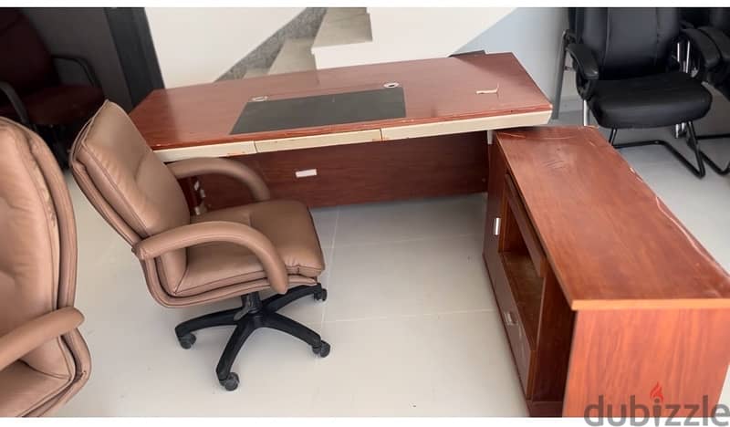 كراسي وطالولات مكاتب للبيع ‏Sale office Tables 1