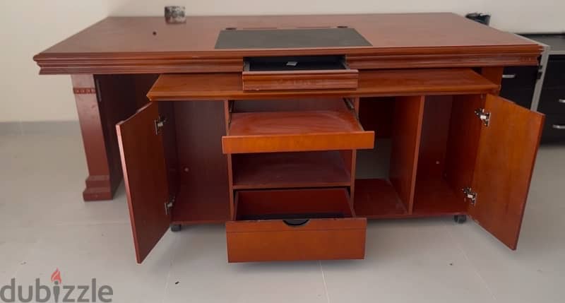 كراسي وطالولات مكاتب للبيع ‏Sale office Tables 5