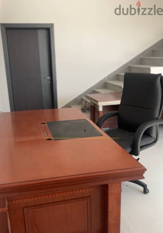 كراسي وطالولات مكاتب للبيع ‏Sale office Tables 11