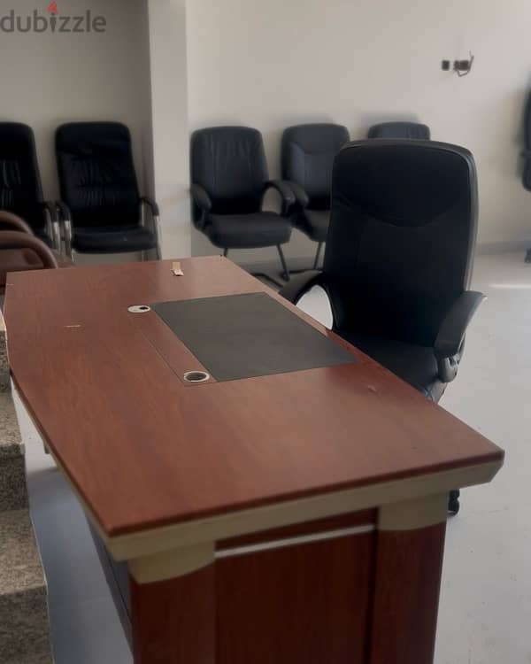 كراسي وطالولات مكاتب للبيع ‏Sale office Tables 12