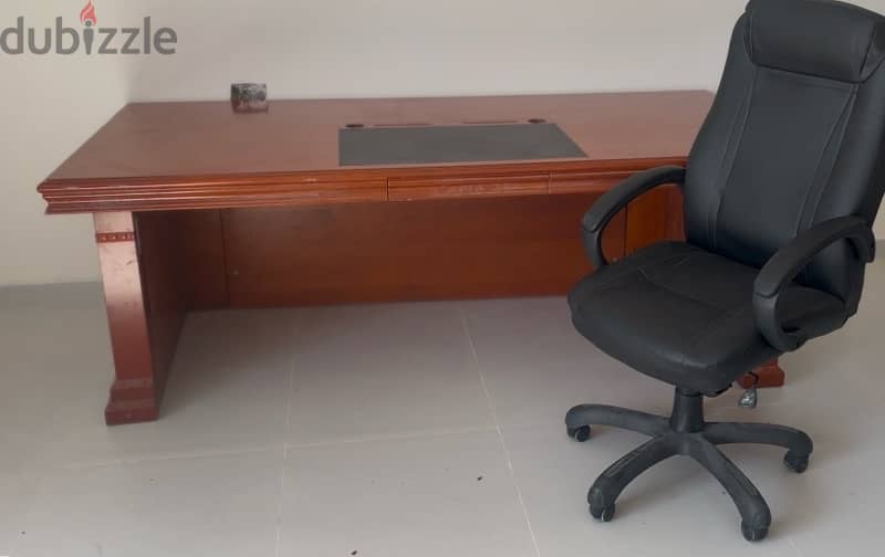 كراسي وطالولات مكاتب للبيع ‏Sale office Tables 13