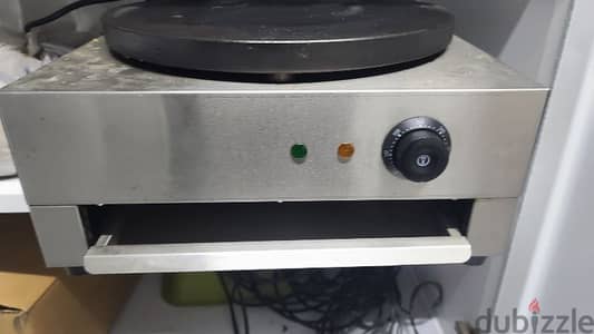 آلة صنع كريب وافلWaffle and crepe maker like new working شبه جديد تعمل