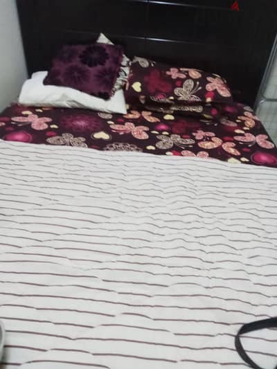 single room bed space available Female