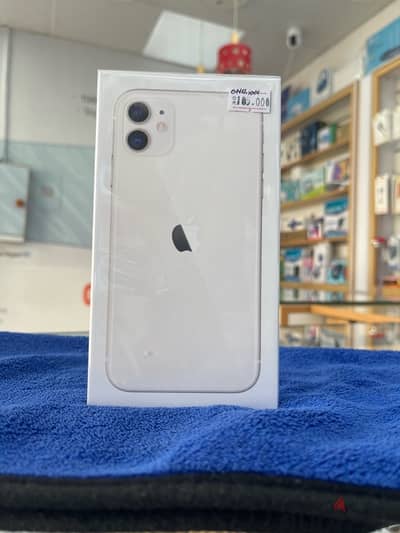 IPhone 11 128gb (brand new with apple warranty)