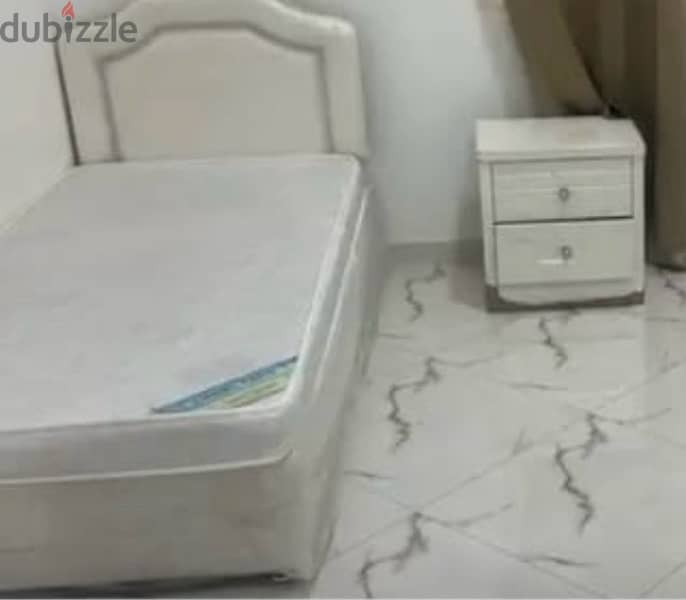 ثلاجة وغسالة وطباخة وسريرFridge, washing machine, bed, oven 0