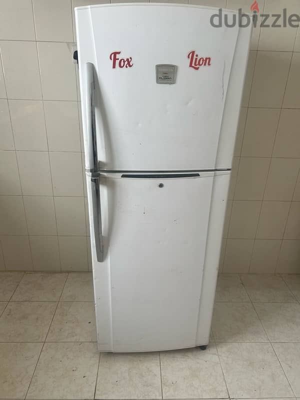 ثلاجة وغسالة وطباخة وسريرFridge, washing machine, bed, oven 3