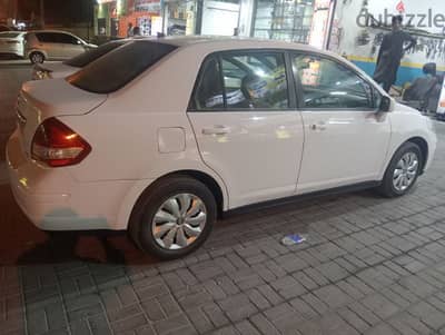 Nissan Tiida 2012