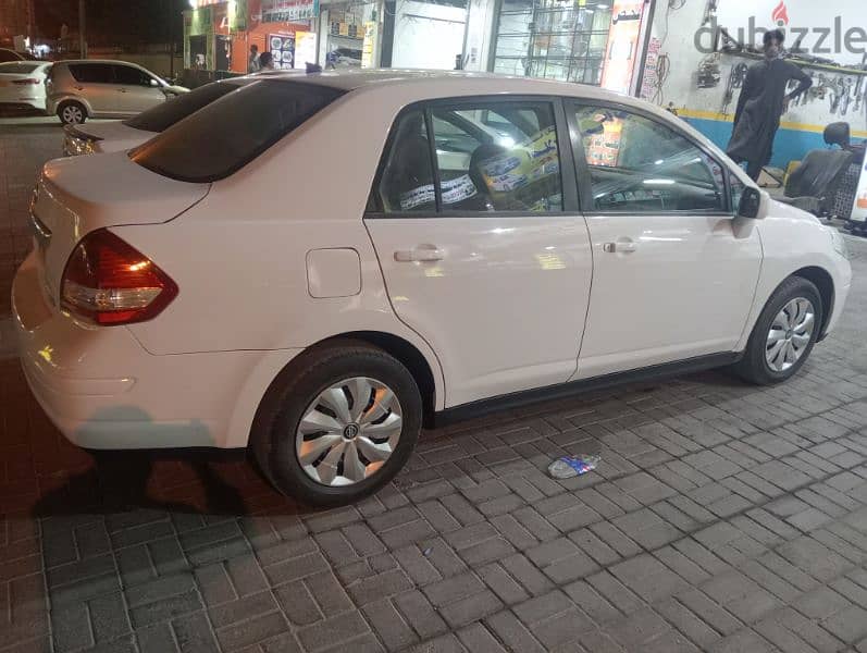 Nissan Tiida 2012 0