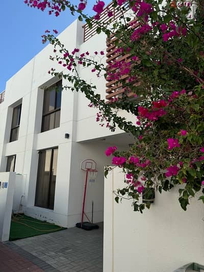 urgent sell , townhouse in telal alqurm