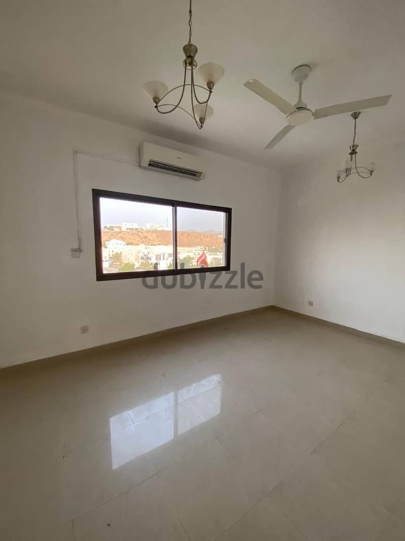 "SR-DY-542  Spacious High-Quality Villa to Let in MQ 6