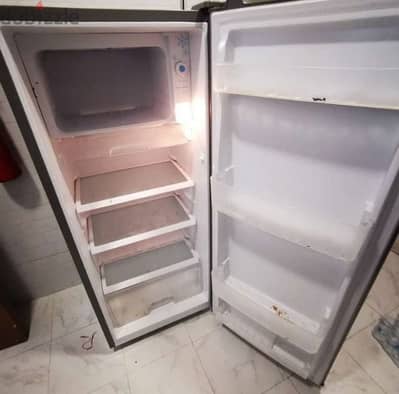 Fridge Good Working  Price 40 with Delevery Wadi Kabir 79146789